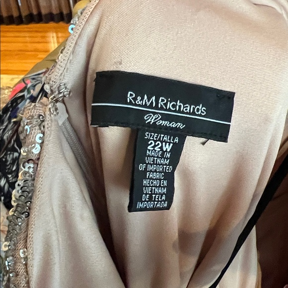 R&M Richards Gold Sequin  Dress - Picture 6 of 7